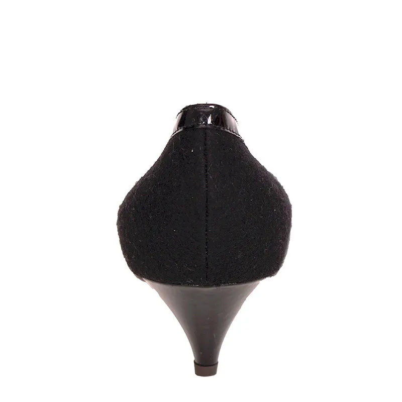 37.5 NEW MOSCHINO CHEAP AND CHIC VINTAGE Black Wool Patent Leather KITTEN HEELS