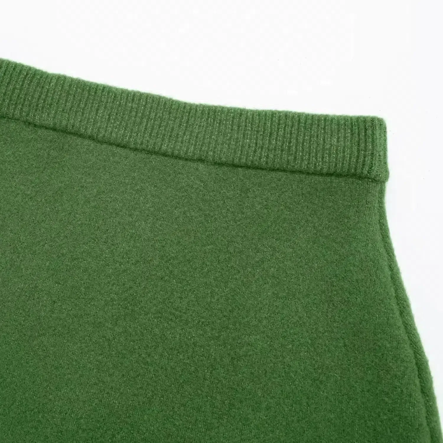 Atterraggio Set – Green – Sleek mini skirt
