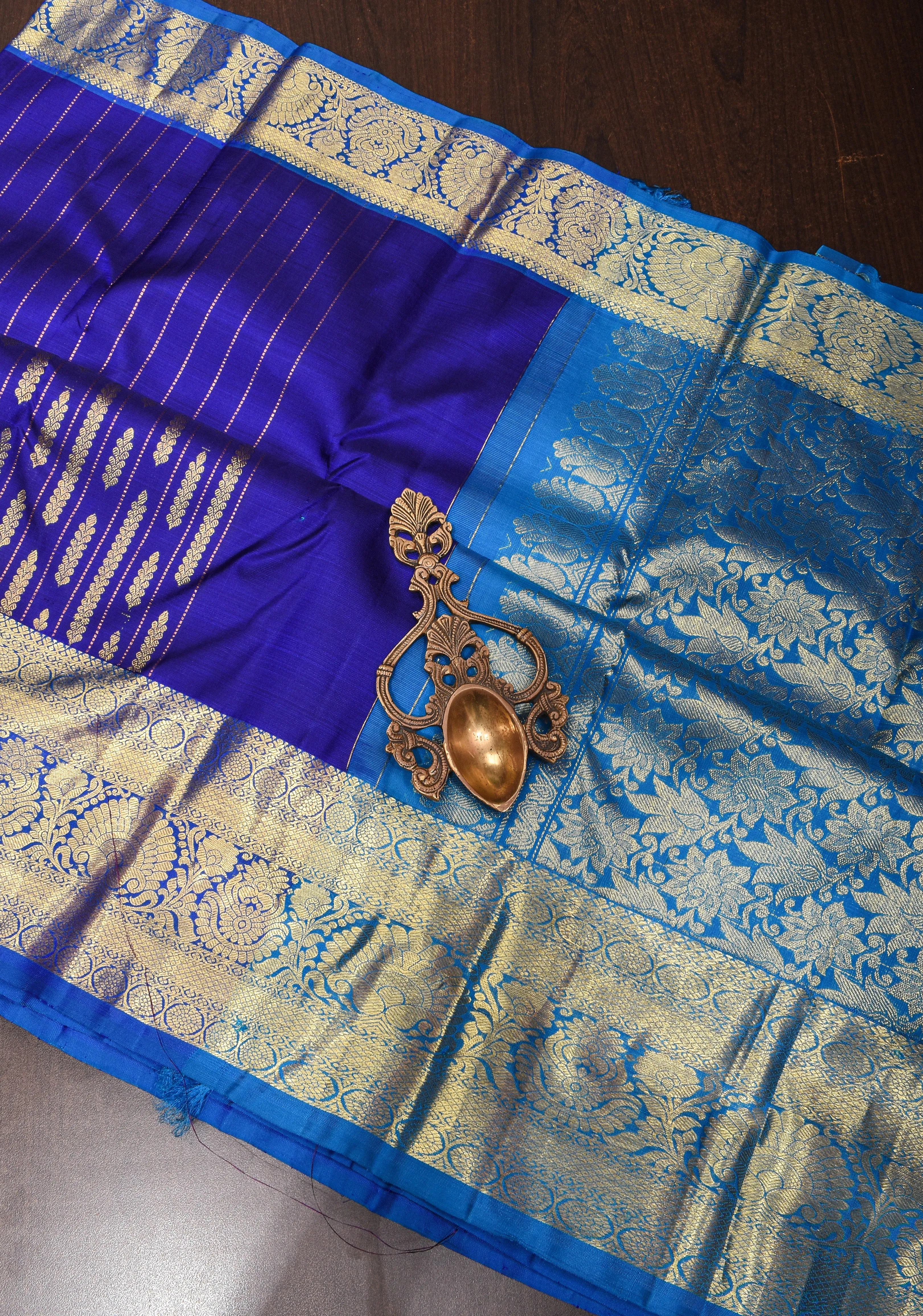 Blue Kanjivaram Silk Saree with geometric pattern and contrast zari border | SILK MARK CERTIFIED