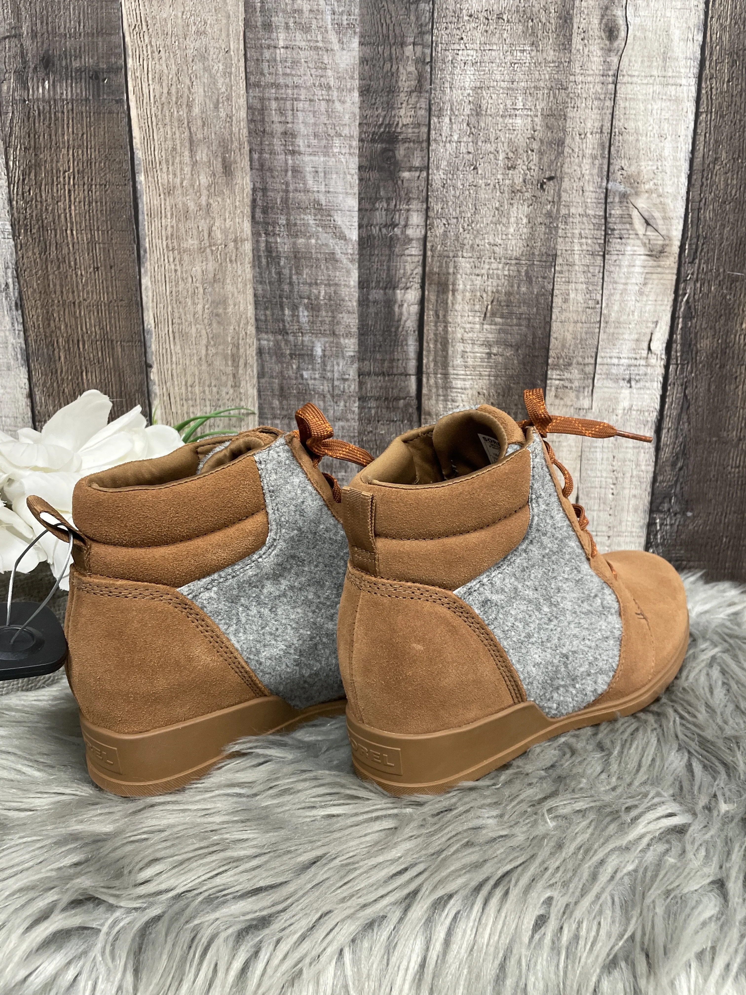 Boots Ankle Heels By Sorel  Size: 9.5