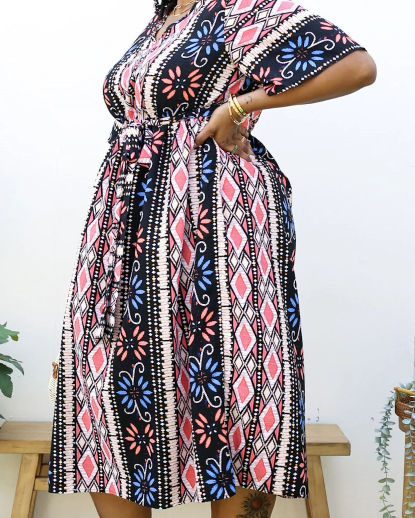 Geometric Pattern Print Midi Dress with Tied Belt Waist | Black