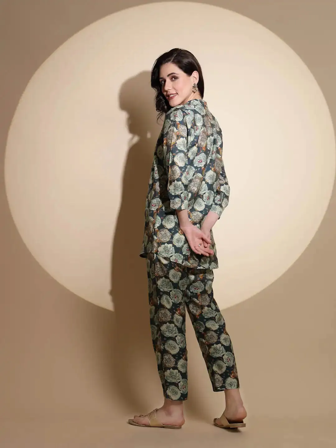 Green Floral Print Three Fourth Sleeve V-Neck Tunic Set