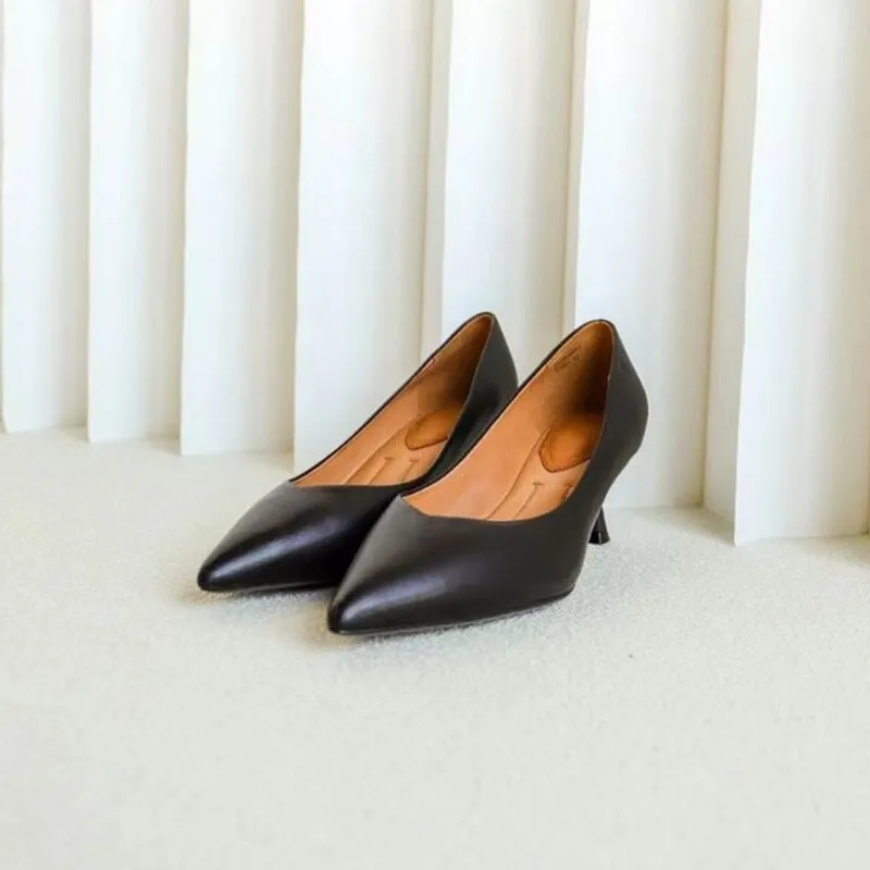 Handmade Leather Point Toe Pumps 6cm Kitty Heel In Brown/White/Black Fashion Style