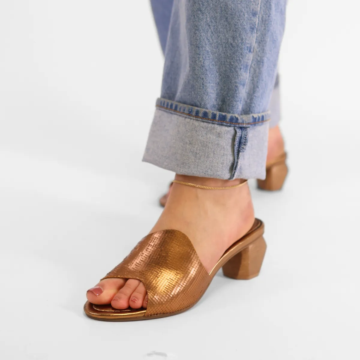 Lalo Bronze