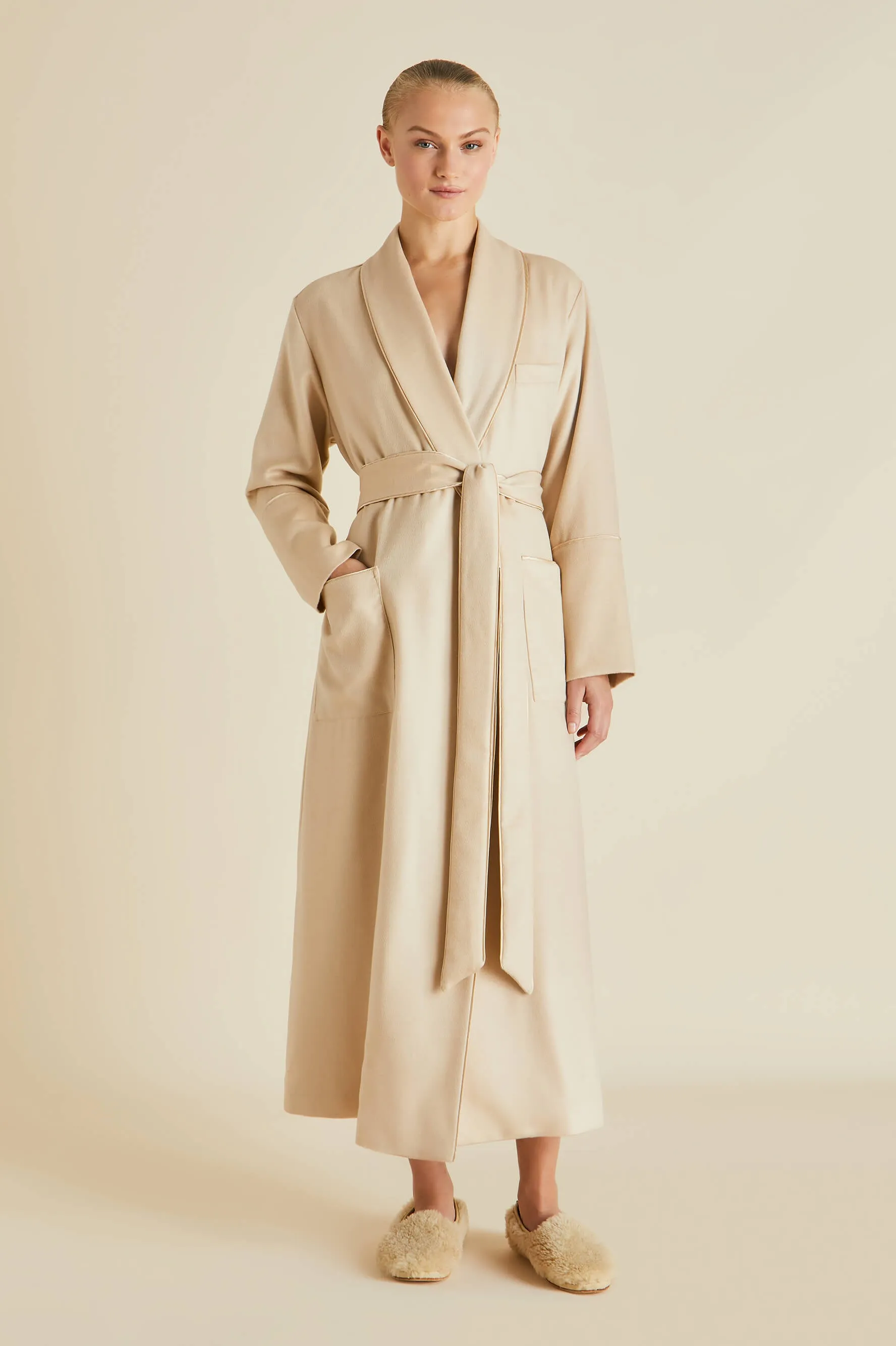 Logan Muscat Beige Robe in Cashmere