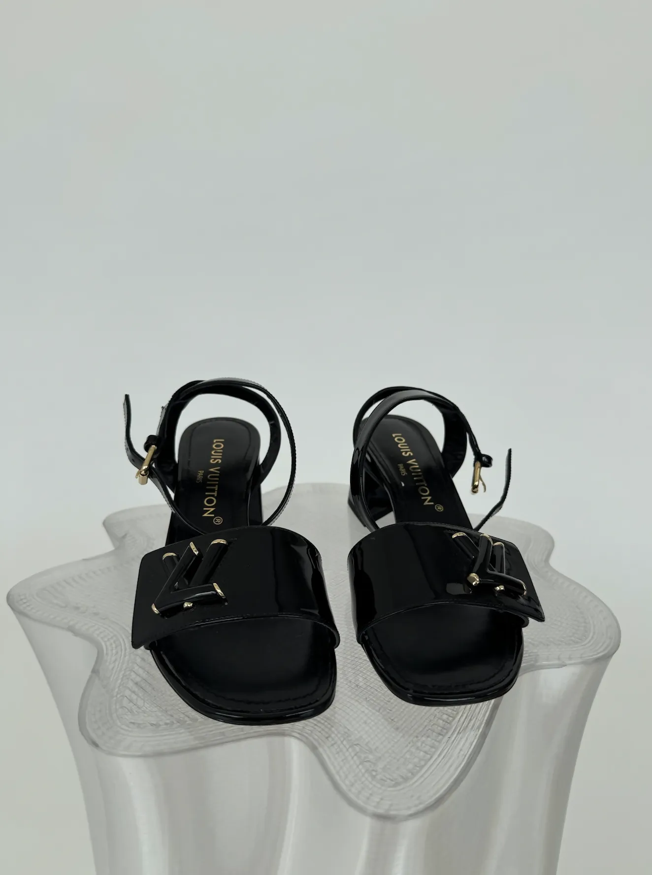 Louis Vuitton Shake Sandals - Full Set