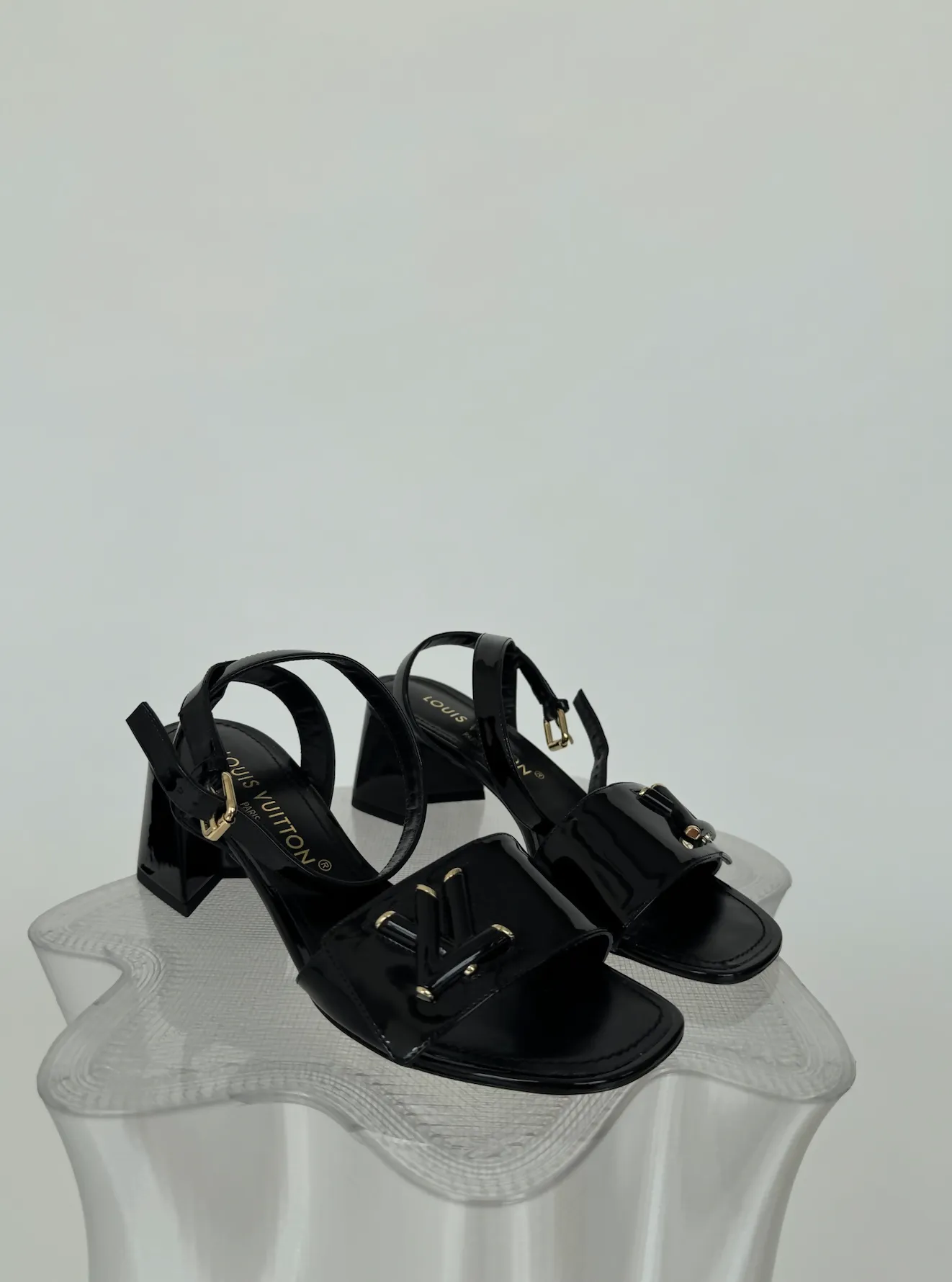 Louis Vuitton Shake Sandals - Full Set