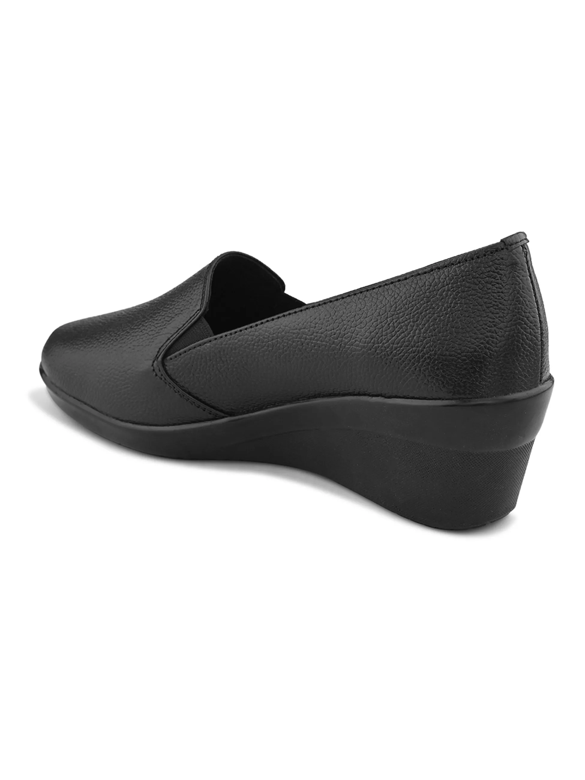 Pelle Albero Female's Black Leather Wedge Heel Ballerina