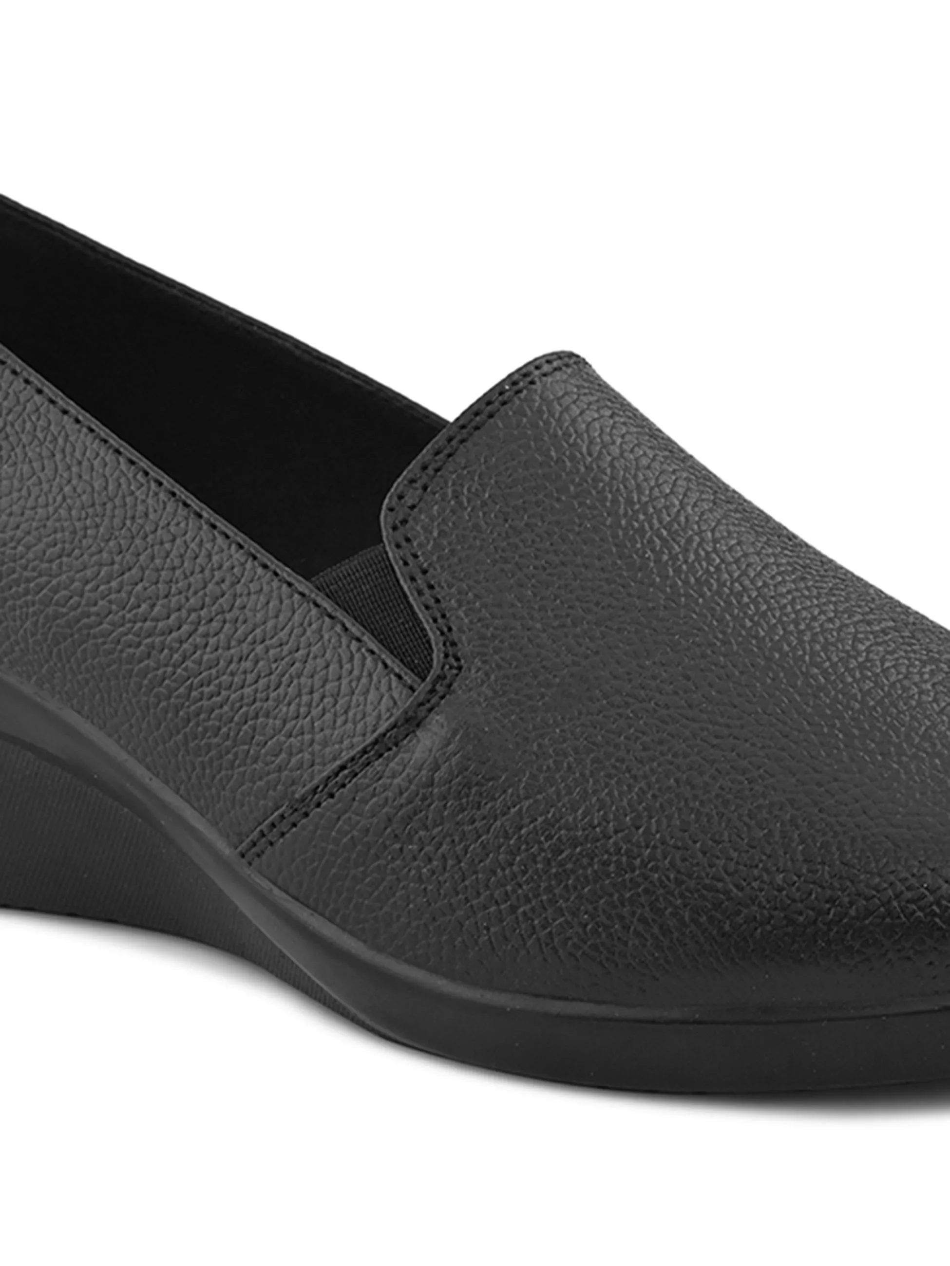 Pelle Albero Female's Black Leather Wedge Heel Ballerina