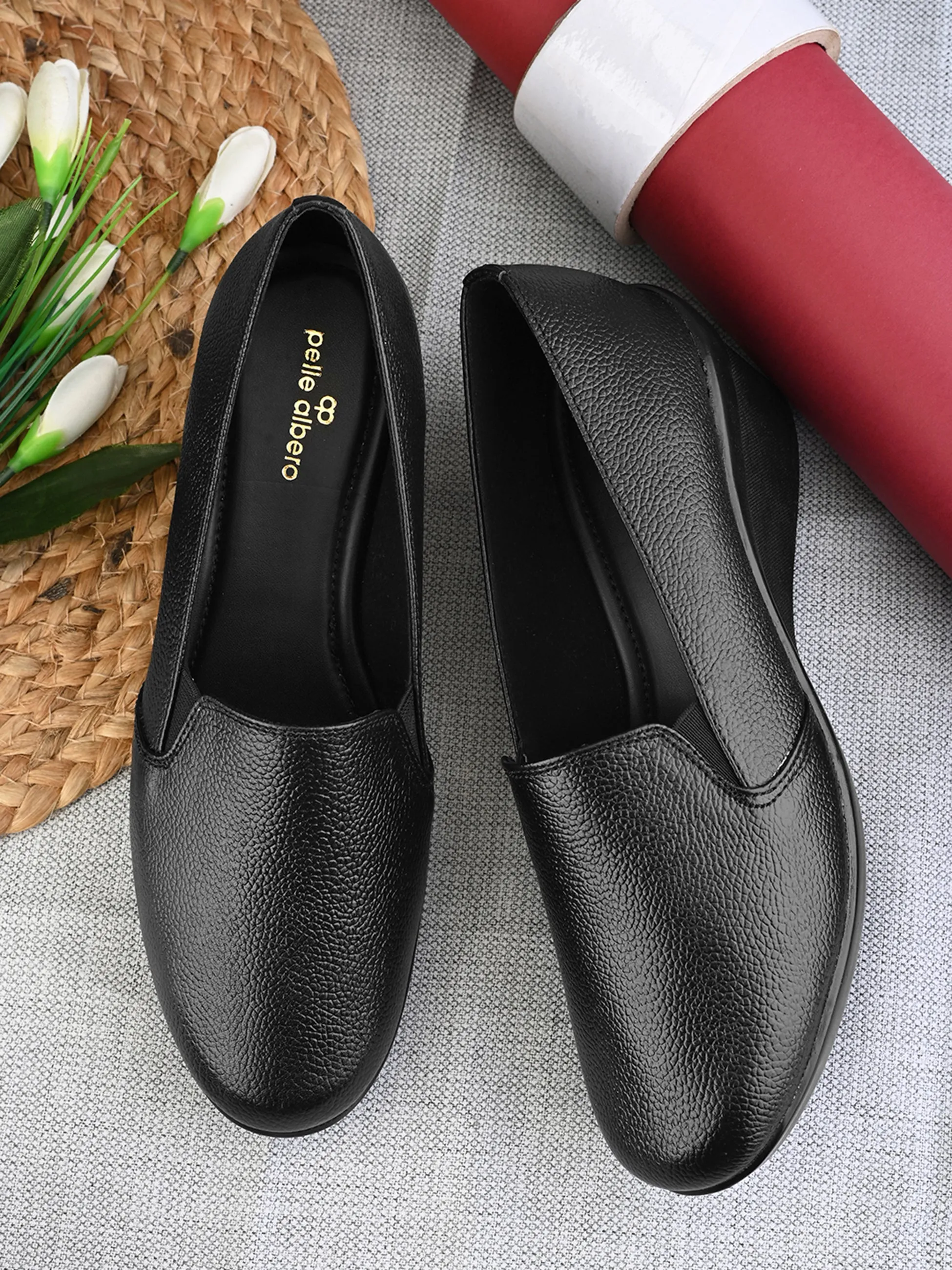 Pelle Albero Female's Black Leather Wedge Heel Ballerina