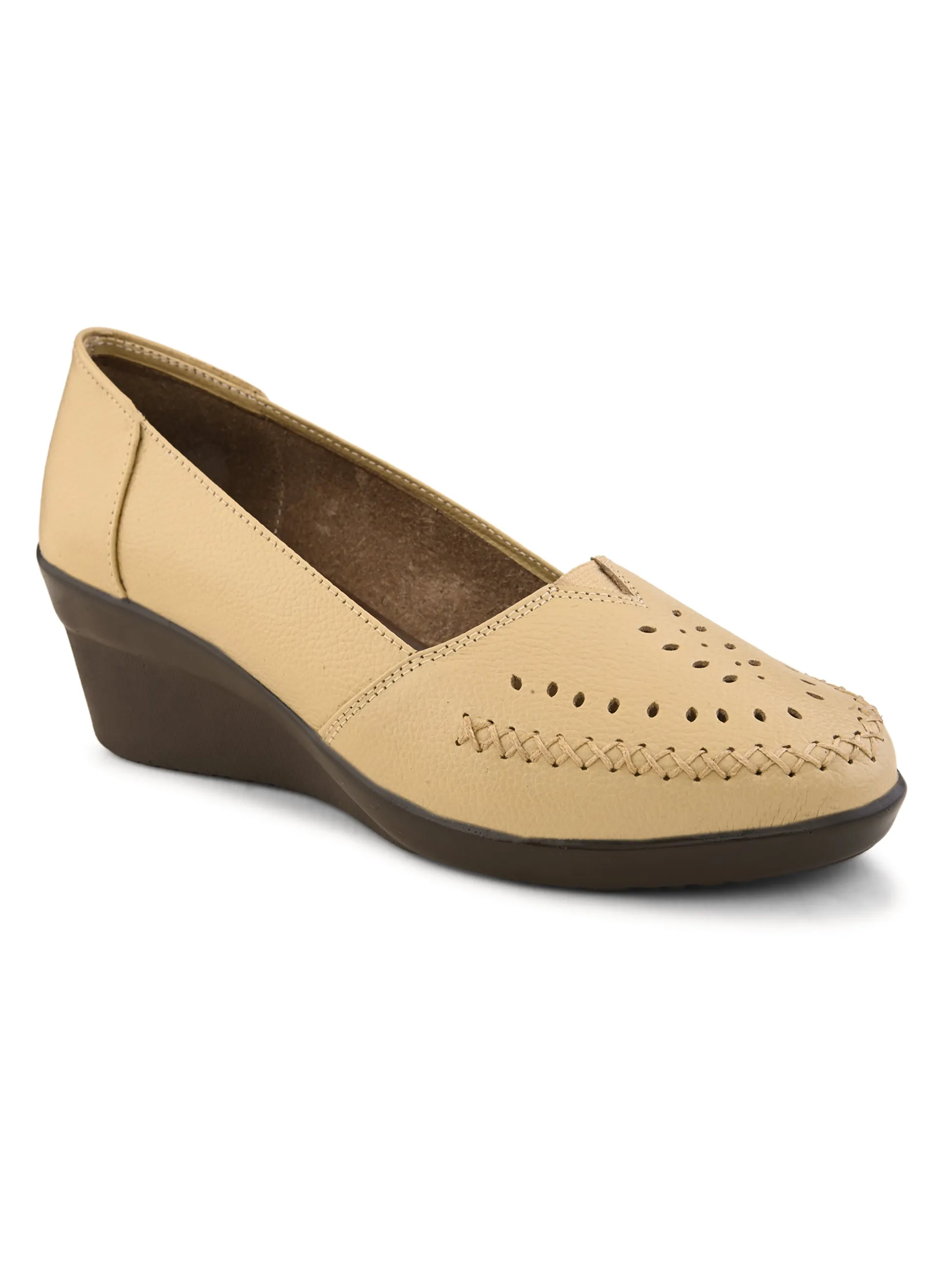 Pelle Albero Female's Cream Leather Wedge Heel Ballerina