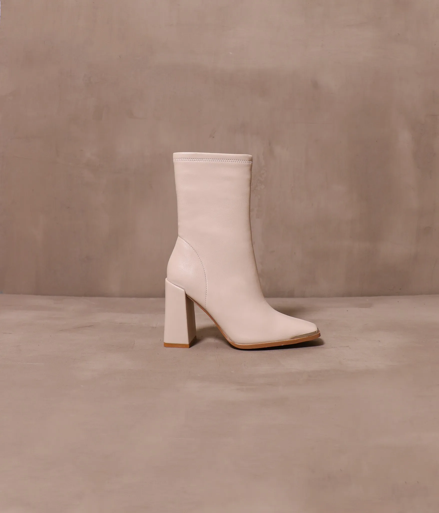 PERFECTLY POSH BOOTIE