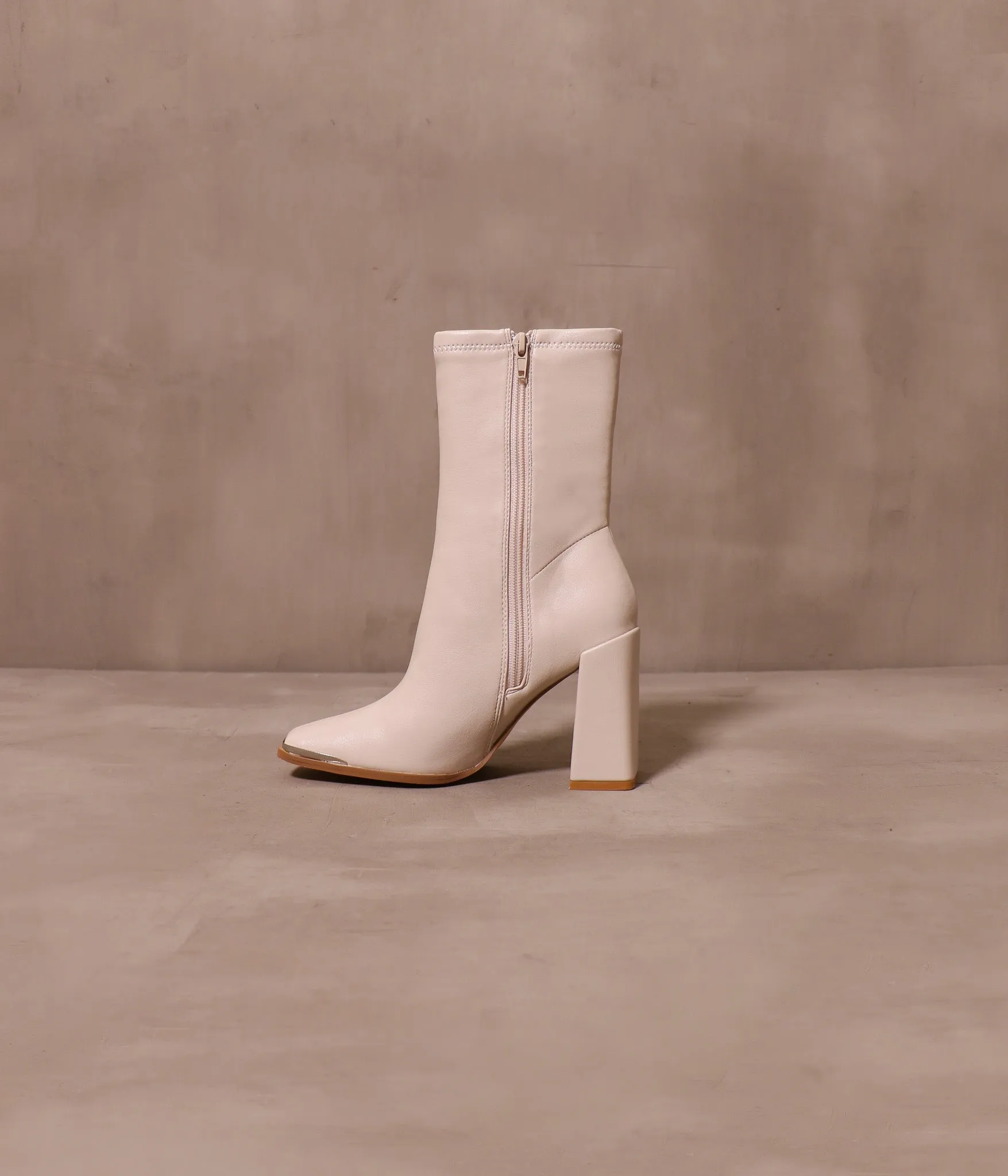 PERFECTLY POSH BOOTIE