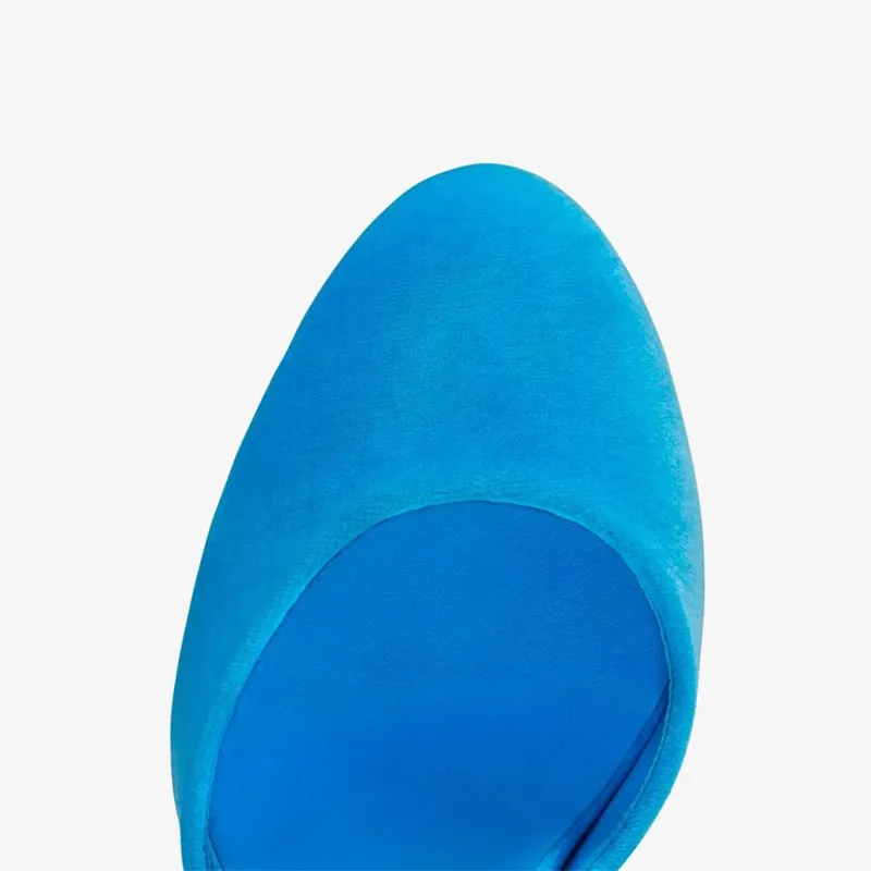 Pumps Blend A Plunging Vamp with Soft