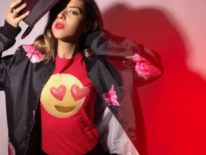 Romantic Love Eyes 3D Emoji Tee