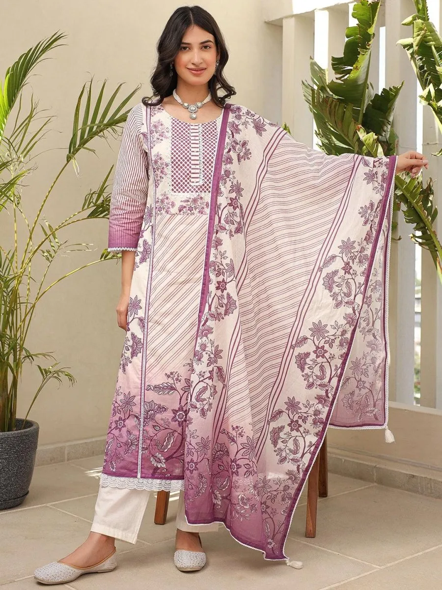 Satrangi Women's Pink  & White Cotton Printed 3/4th Sleeve Round Neck Kurta Pant Set