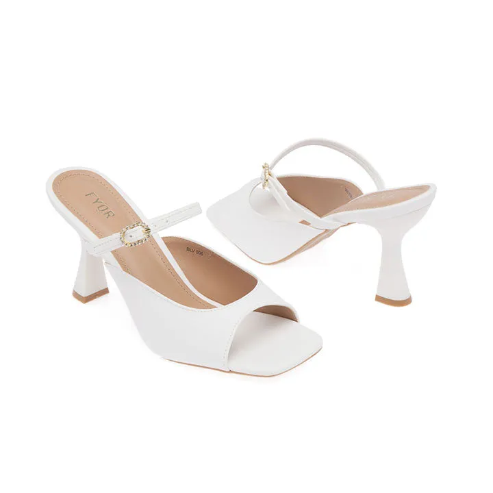 Sleek and Stylish Mule BLV 006