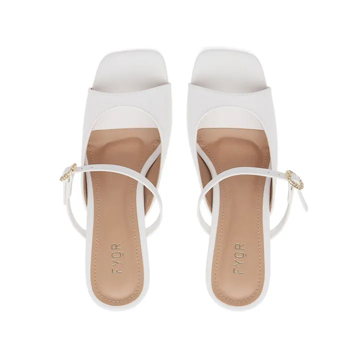 Sleek and Stylish Mule BLV 006