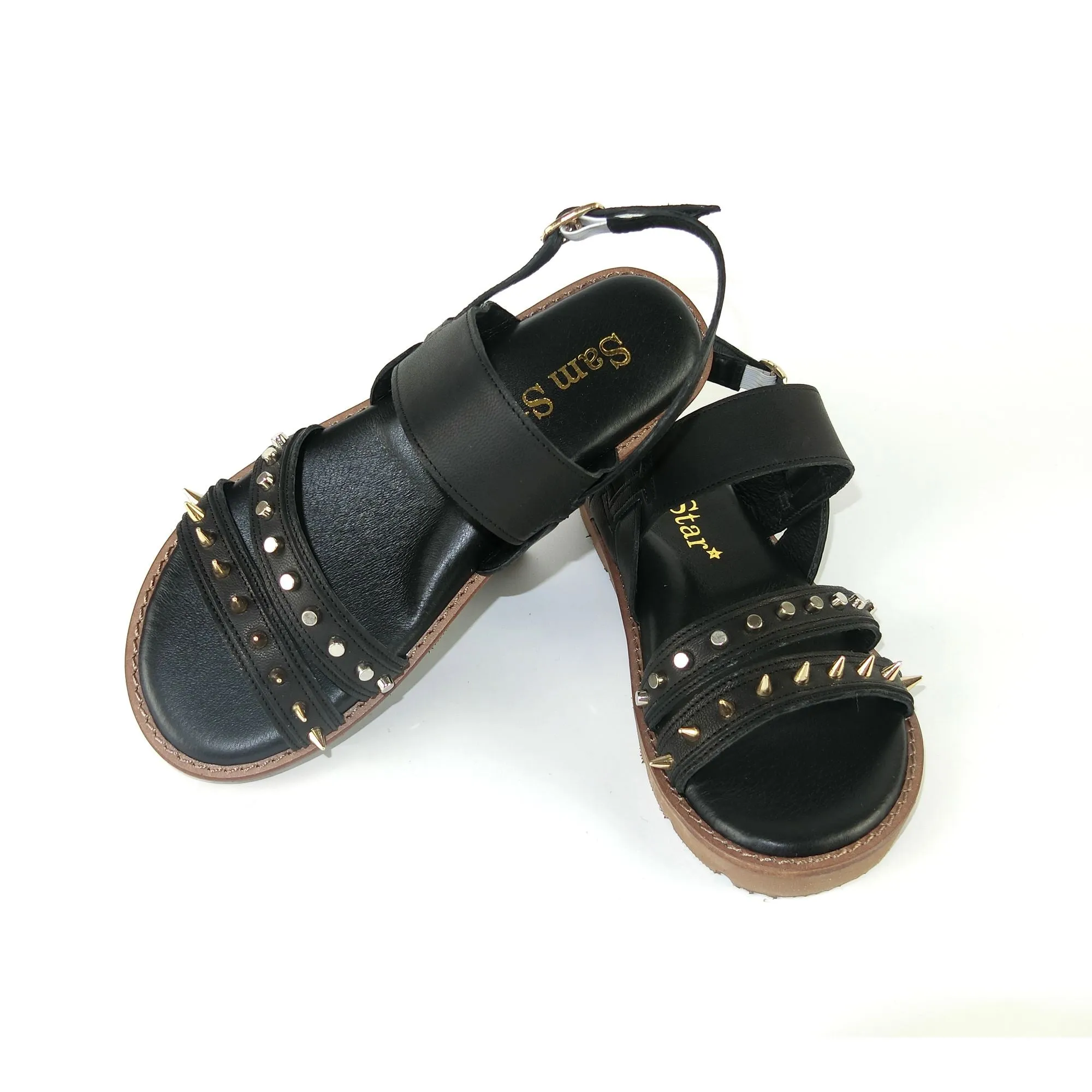 SS22018/19 Leather flat sandals with studs detail