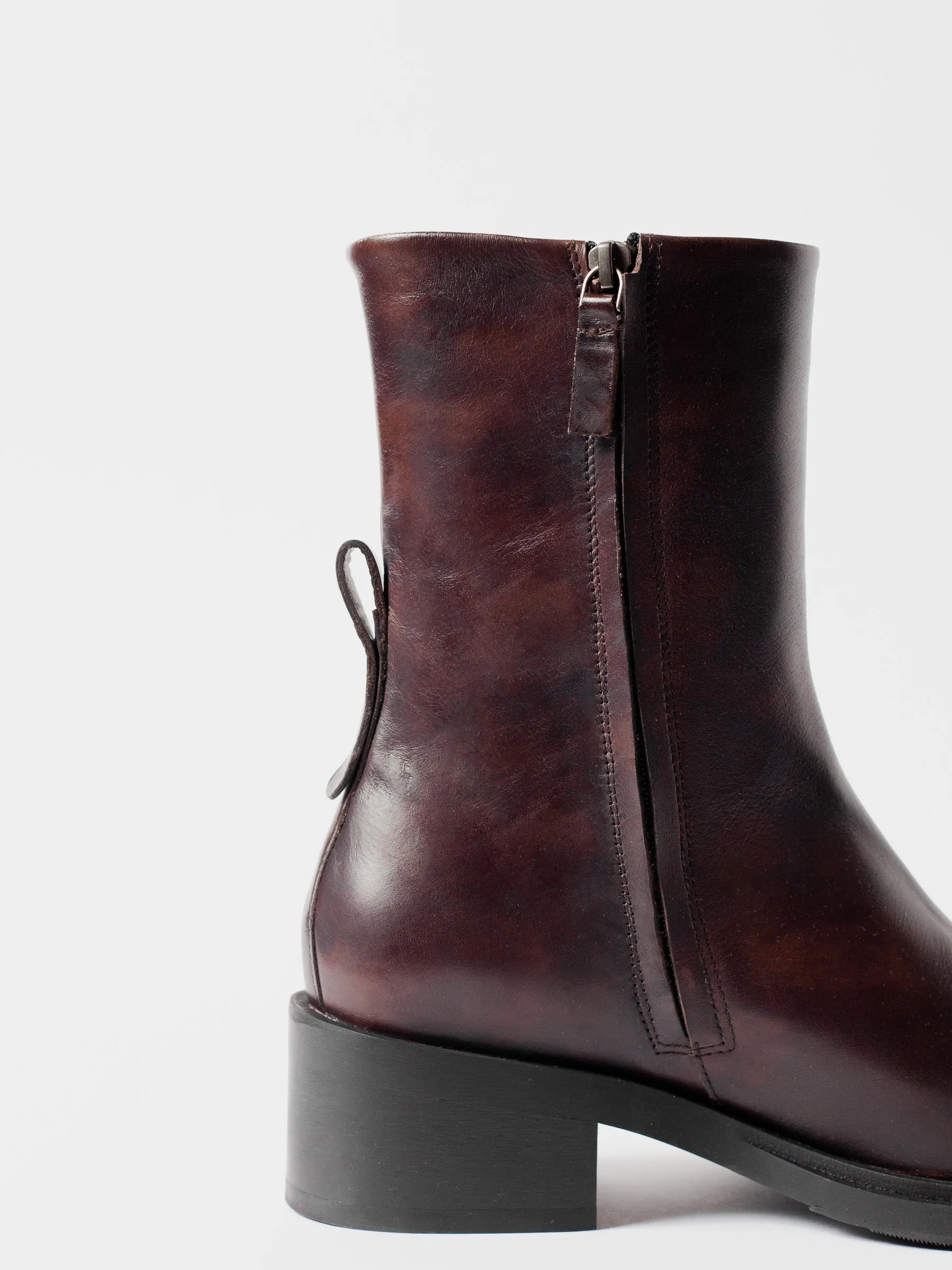 THE HEDDA WASHED BROWN