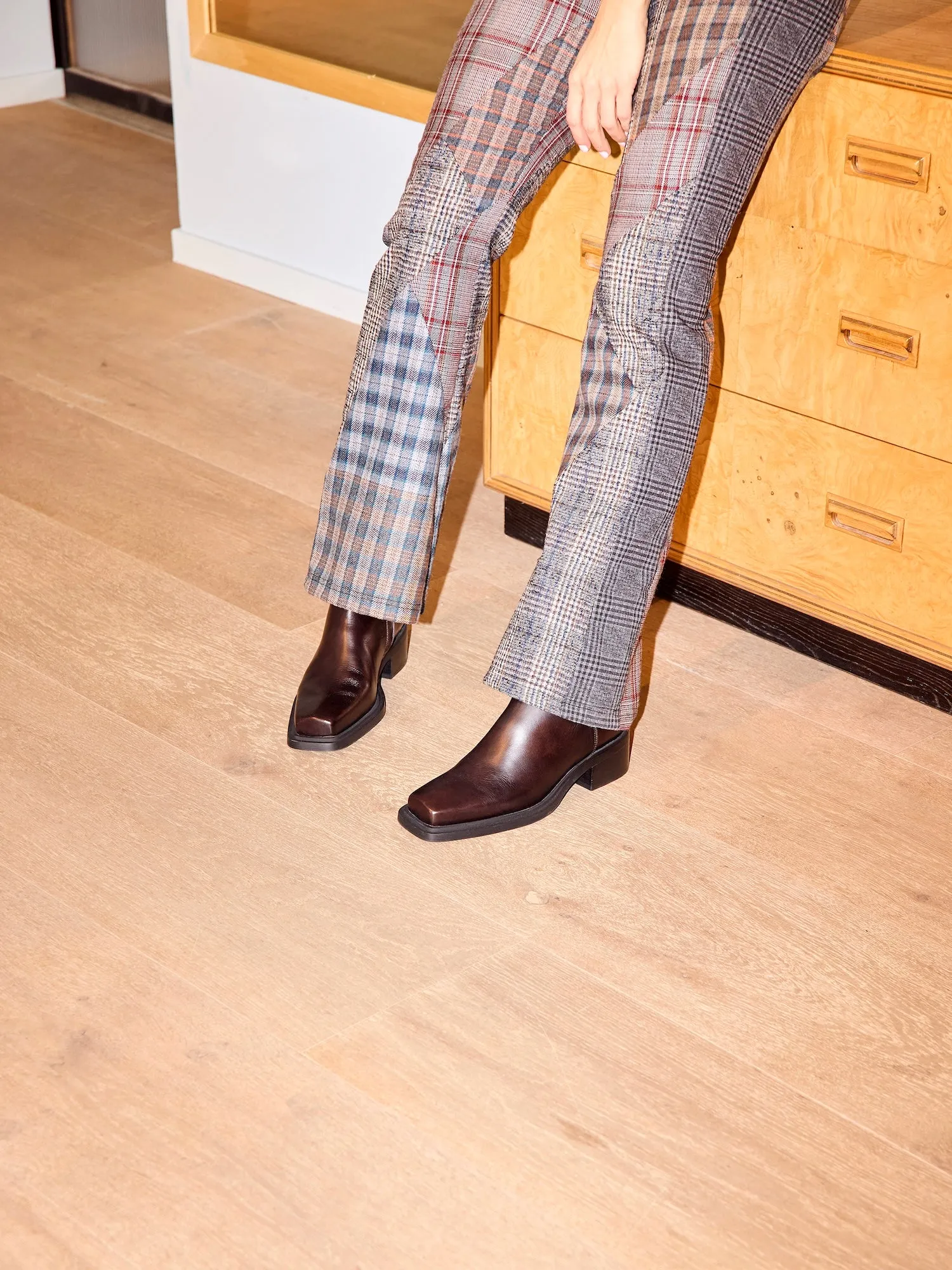THE HEDDA WASHED BROWN
