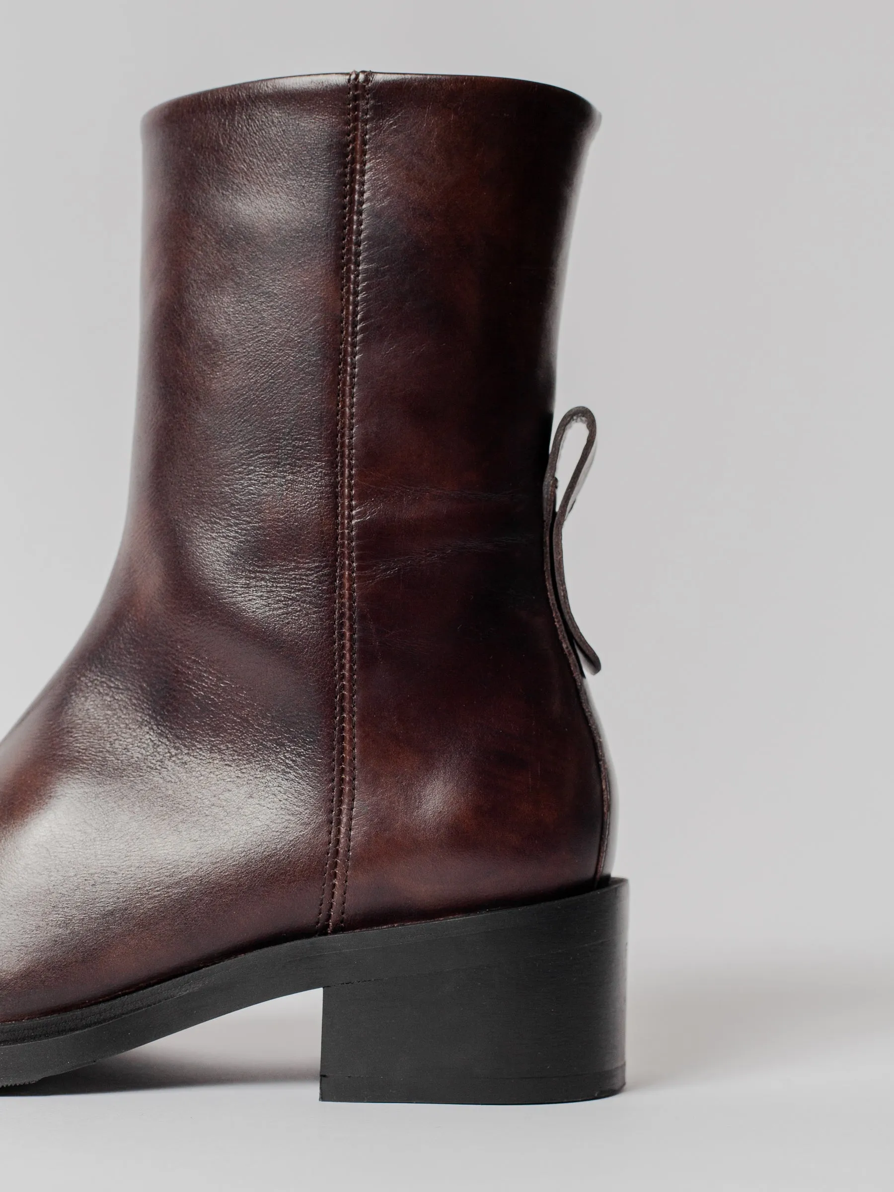 THE HEDDA WASHED BROWN