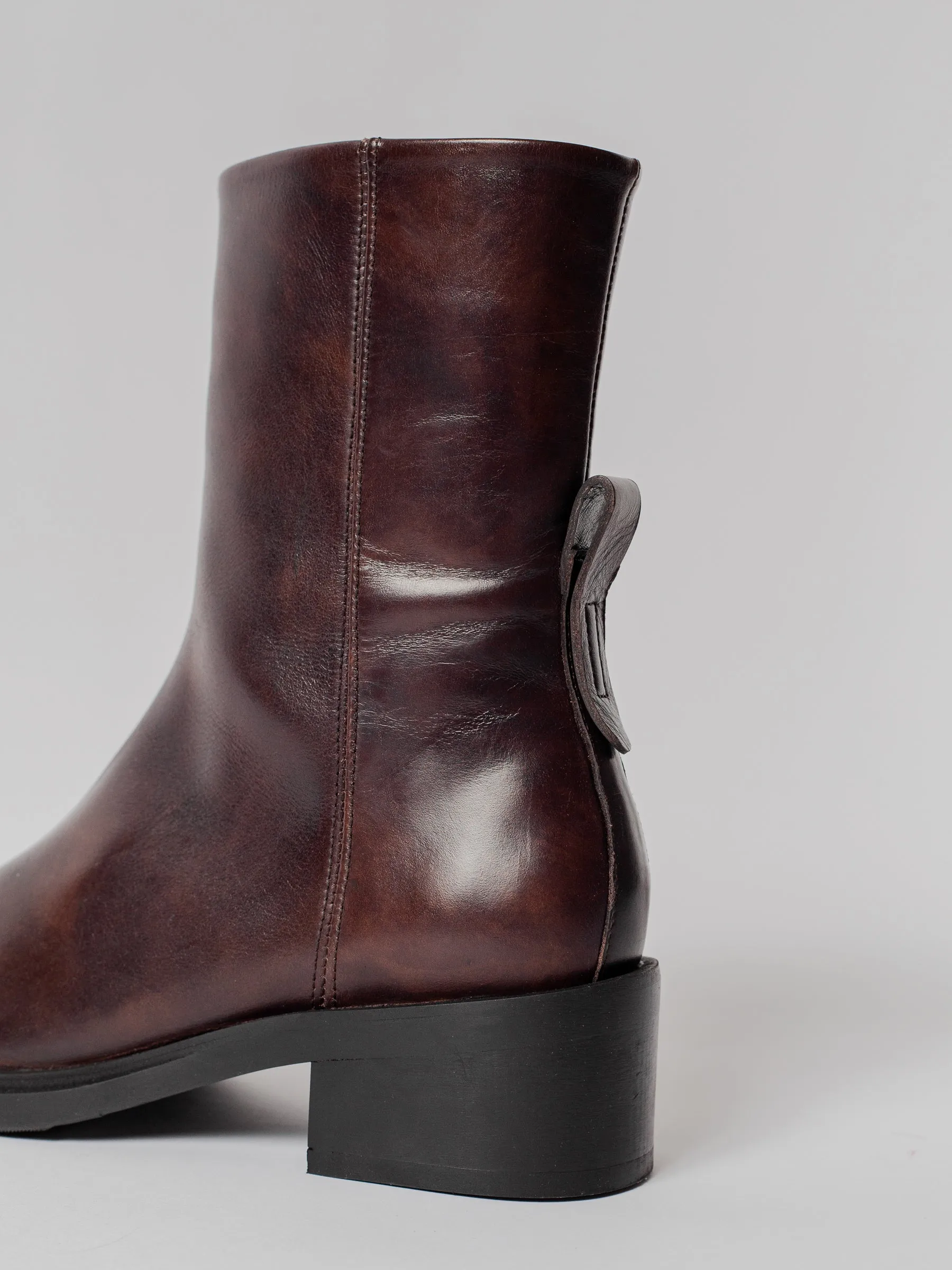THE HEDDA WASHED BROWN