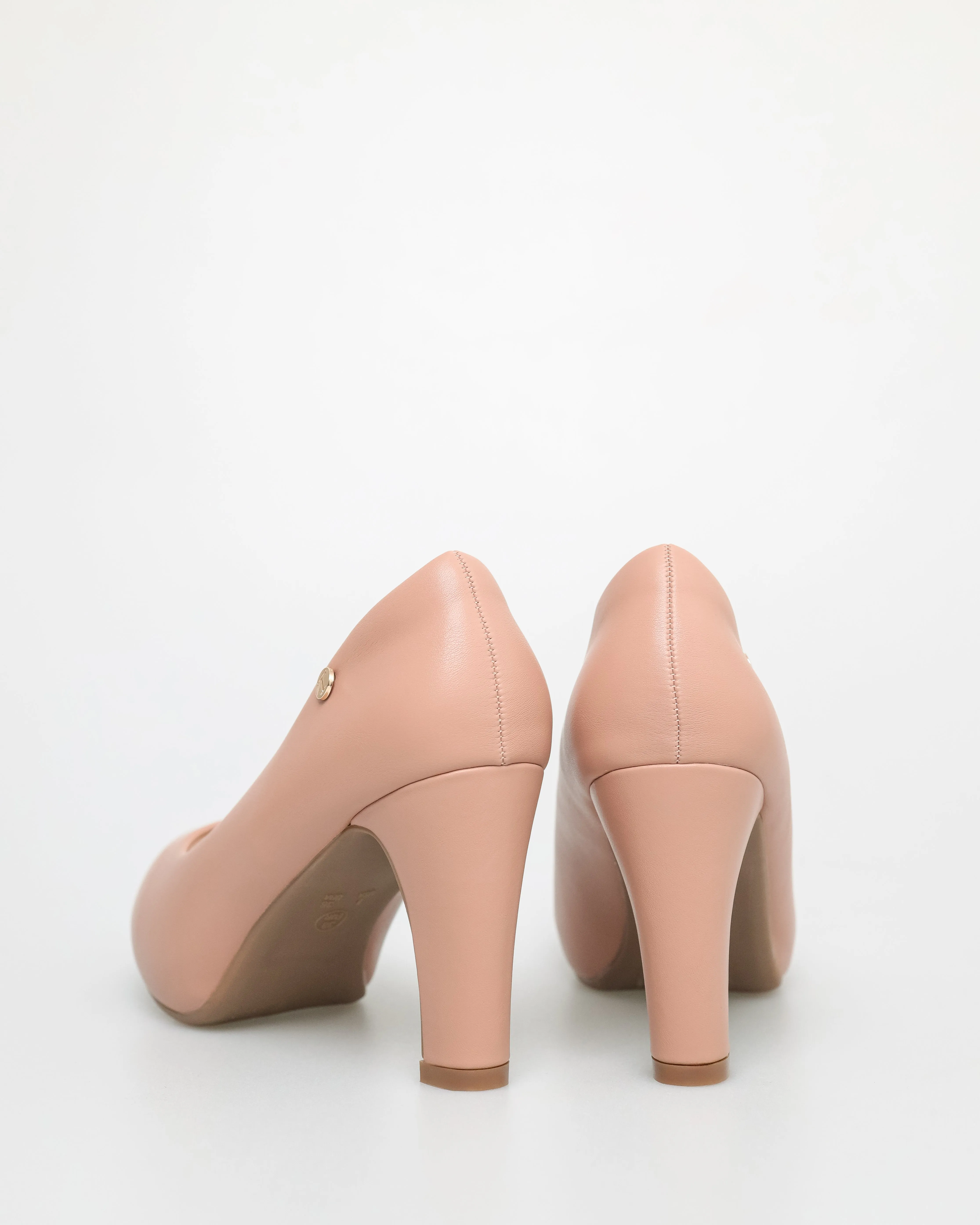 Tomaz NN334 Ladies Simple T Emblem Heels