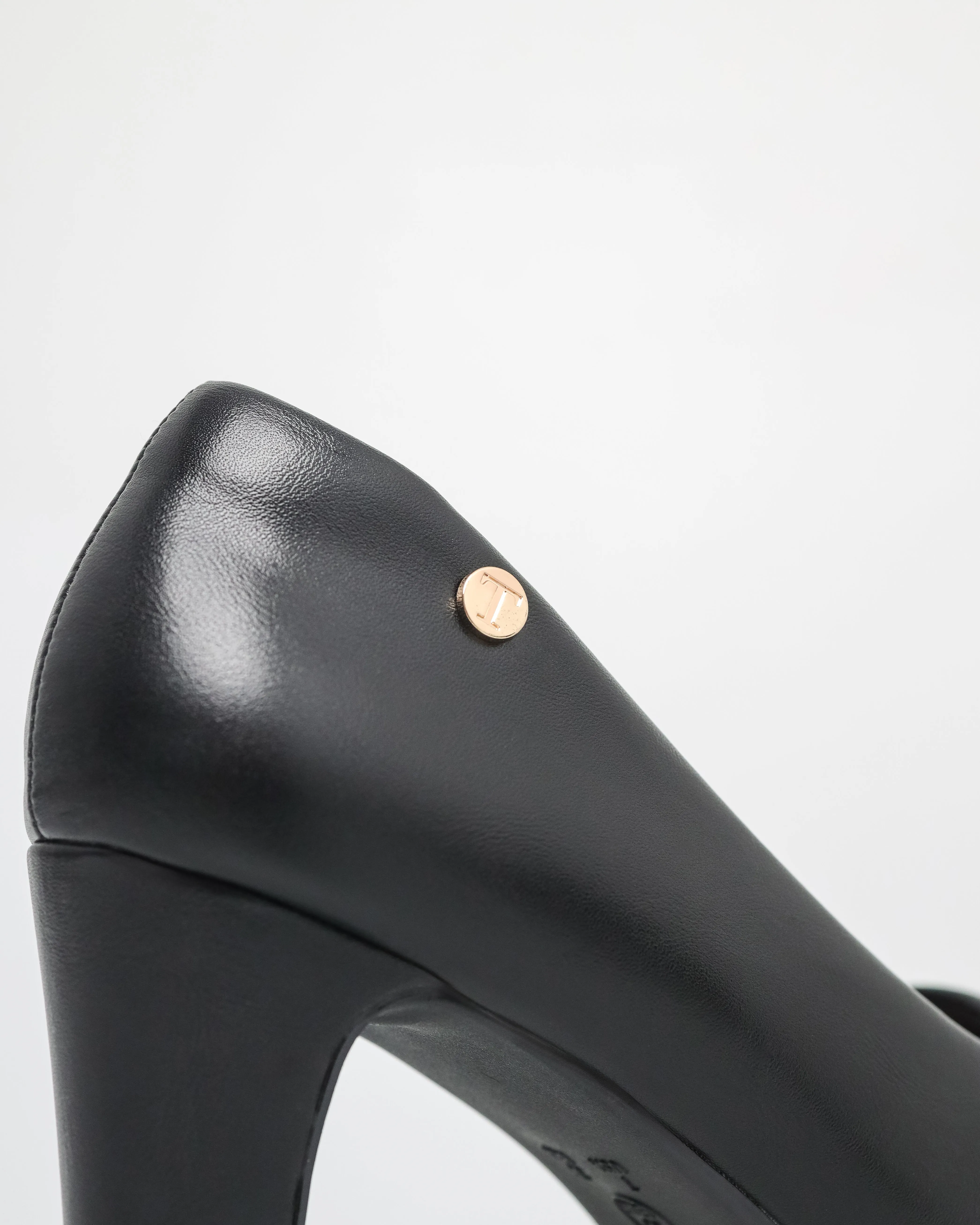 Tomaz NN334 Ladies Simple T Emblem Heels