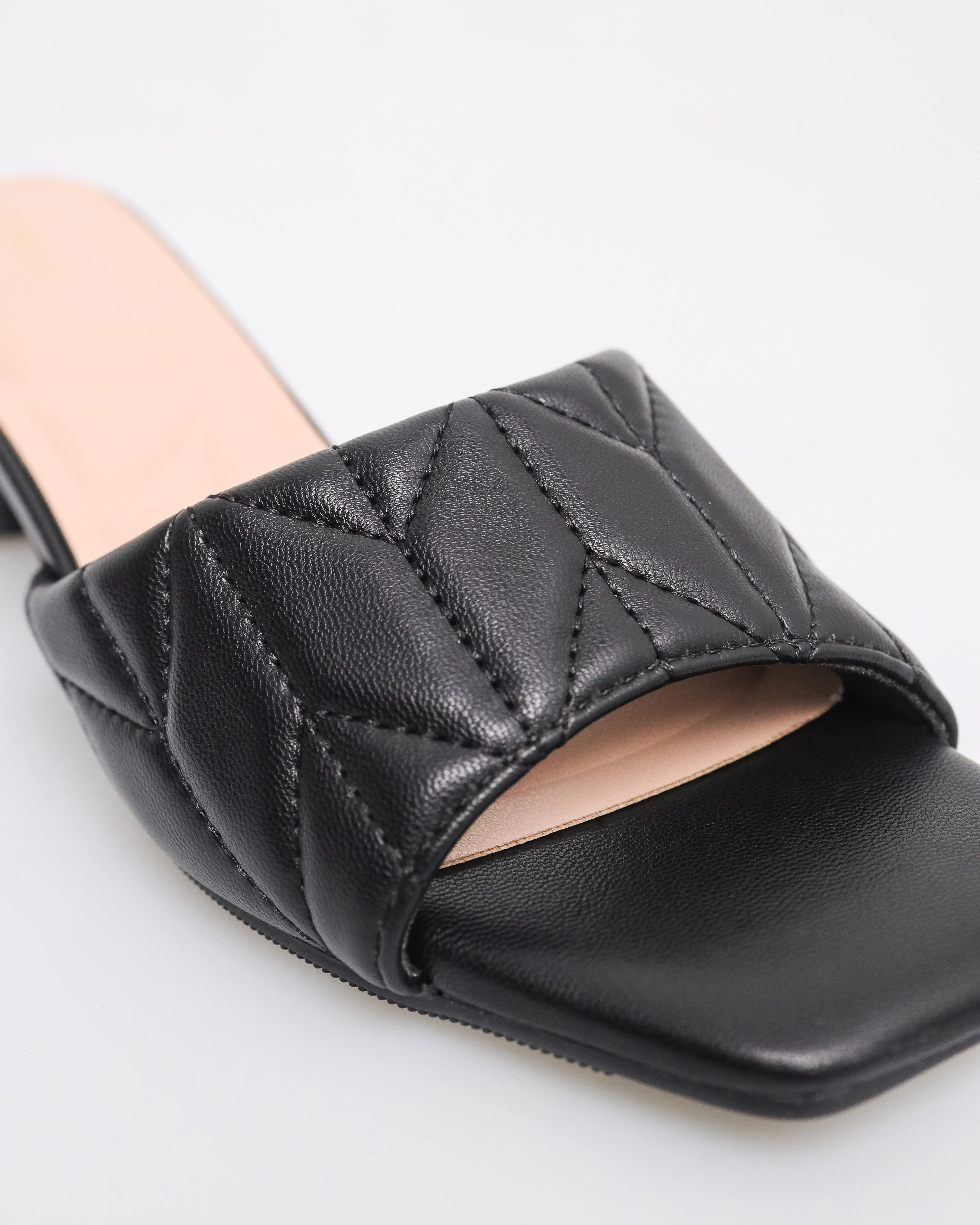 Tomaz NN359 Ladies Quilted Chic Heels