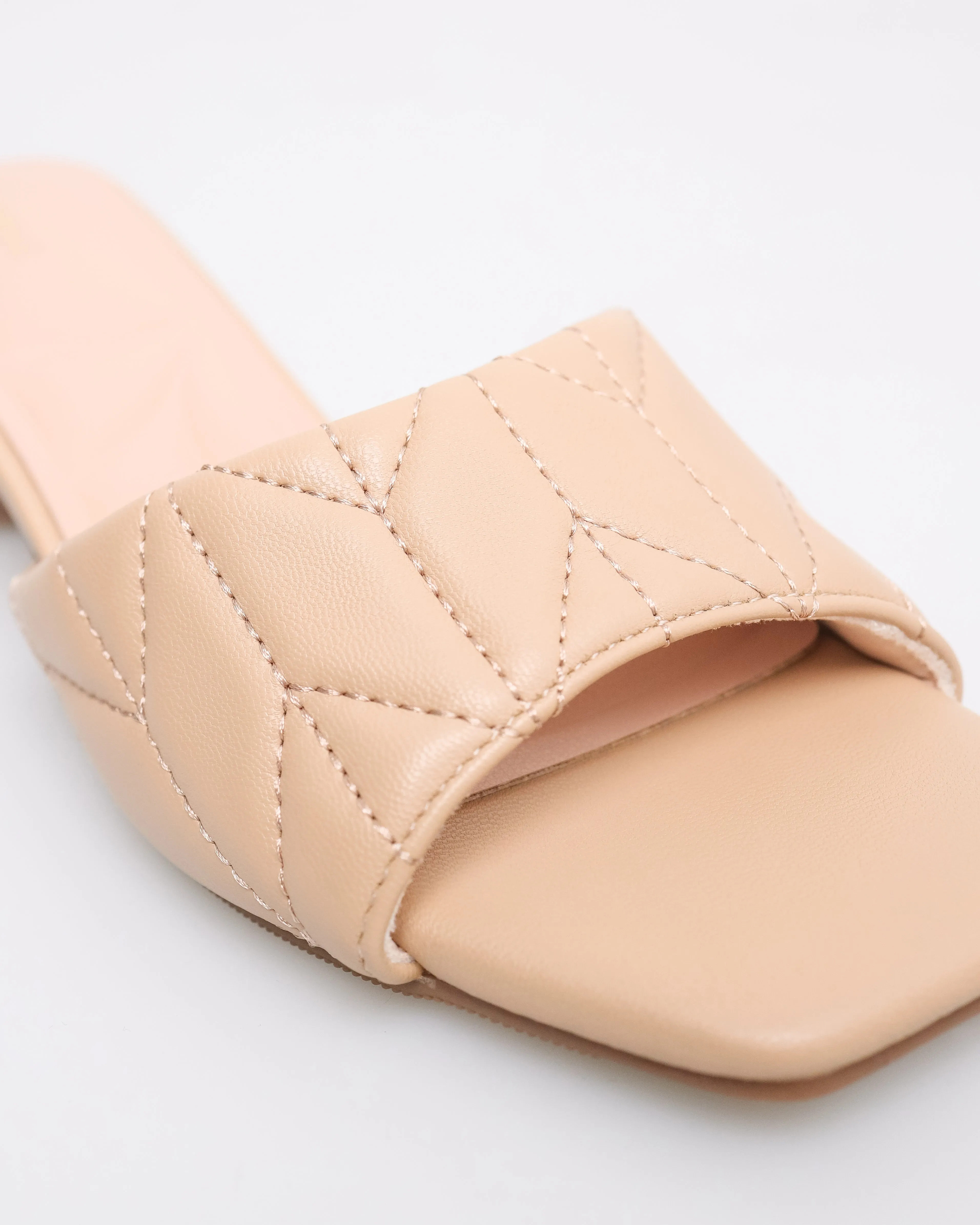 Tomaz NN359 Ladies Quilted Chic Heels