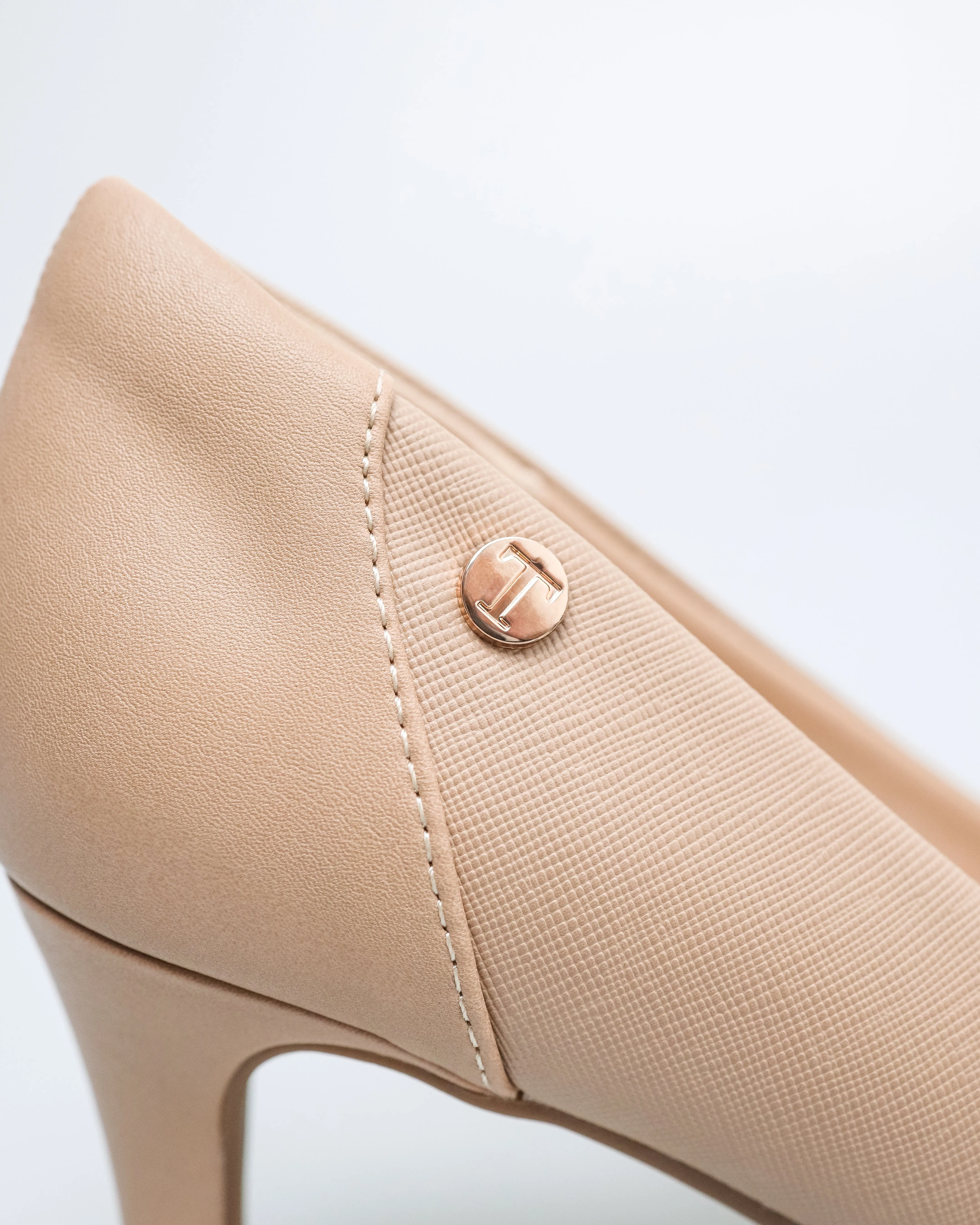 Tomaz NN371 Ladies Textured Pointy Heels