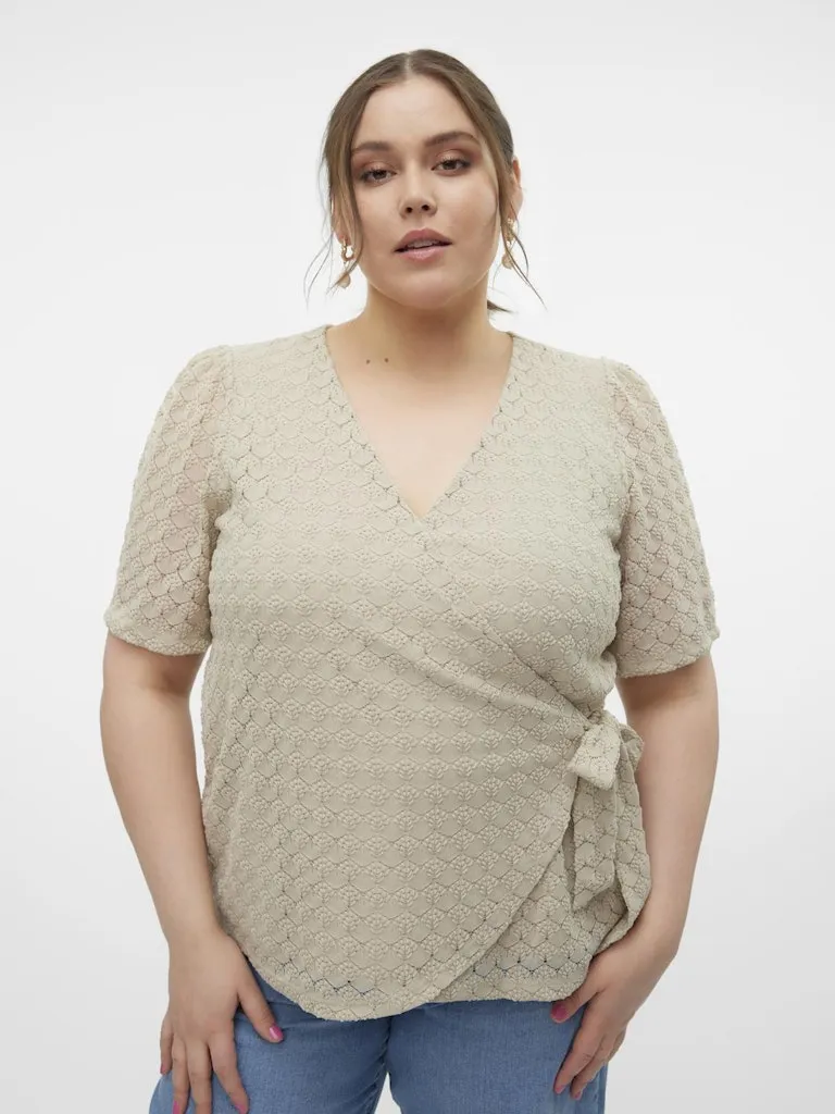 Vero Moda Curve Becca Top in Cream
