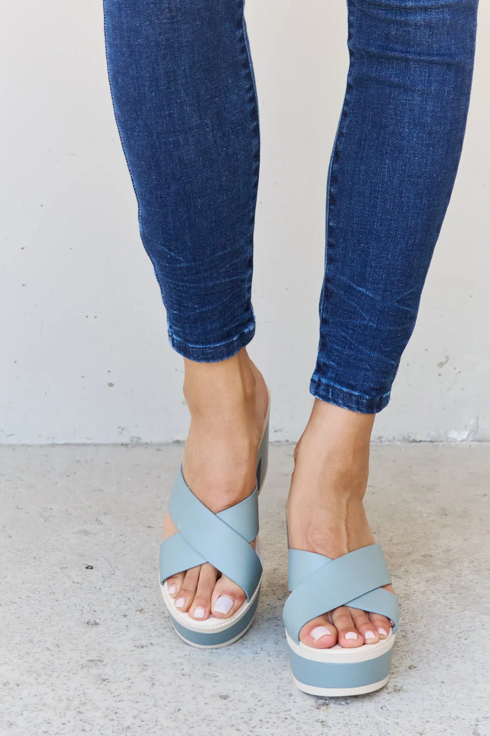 Weeboo Contrast Platform Slide On Slip In Cross Strap Thick Sole High Heel Sandals in Misty Blue