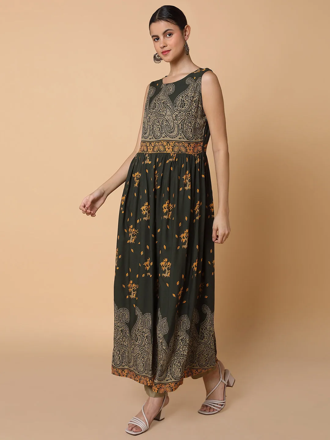 Women Ethnic Motifs Green Anarkali Kurta with Shrug